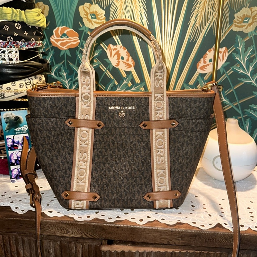 NWOT MICHAEL KORS MAEVE SMALL TOTE/CROSSBODY BAG